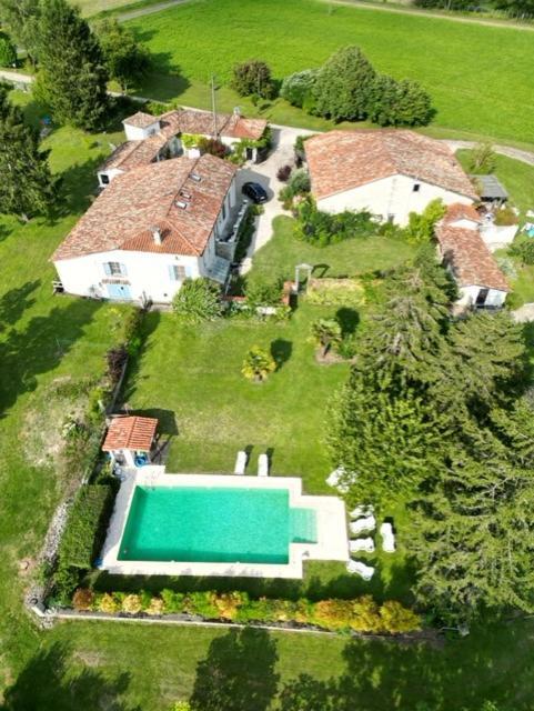 Villa Chez Sarrazin à Brossac Extérieur photo