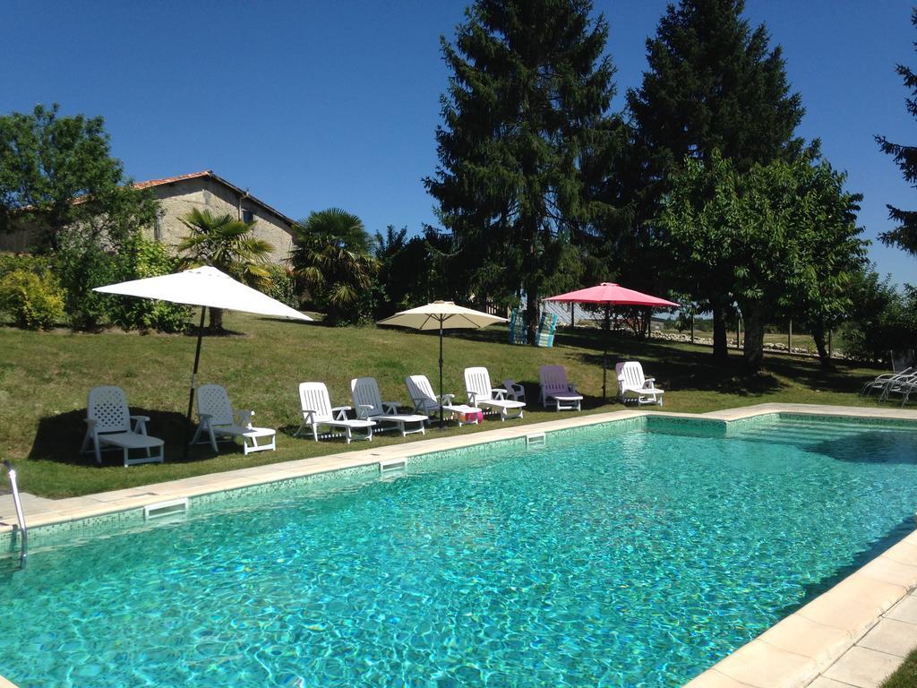 Villa Chez Sarrazin à Brossac Extérieur photo