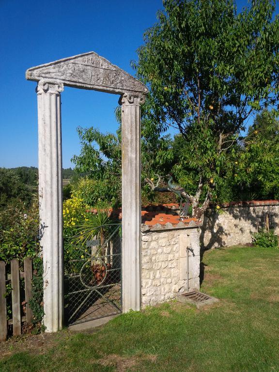 Villa Chez Sarrazin à Brossac Extérieur photo
