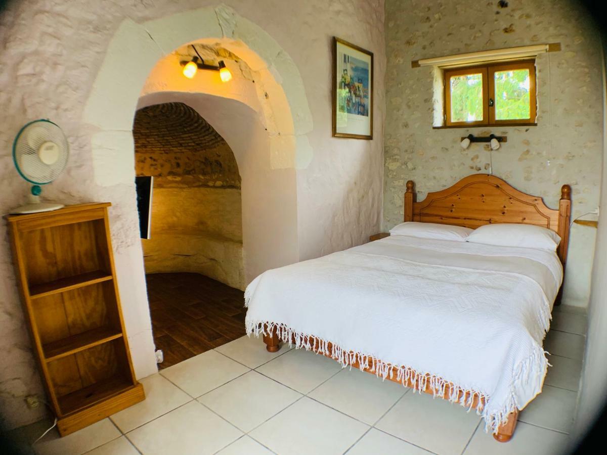 Villa Chez Sarrazin à Brossac Extérieur photo